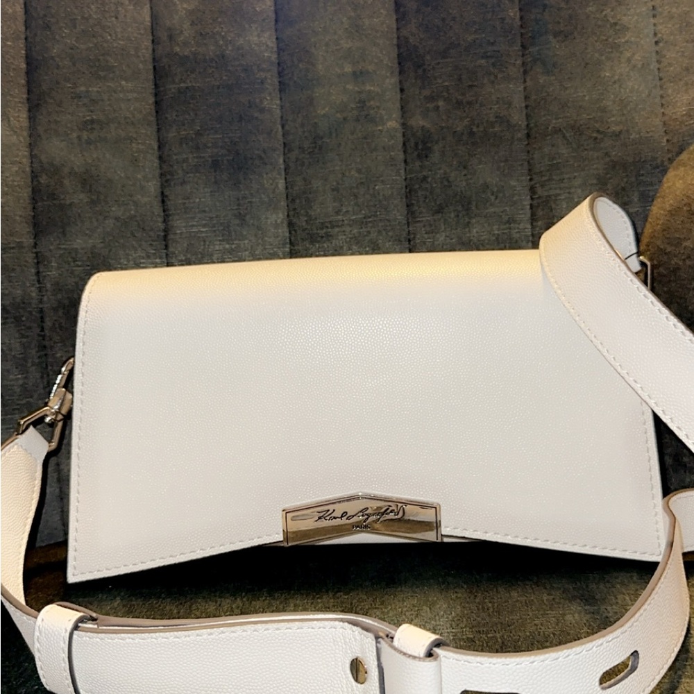 Elegant White Leather Shoulder Bag